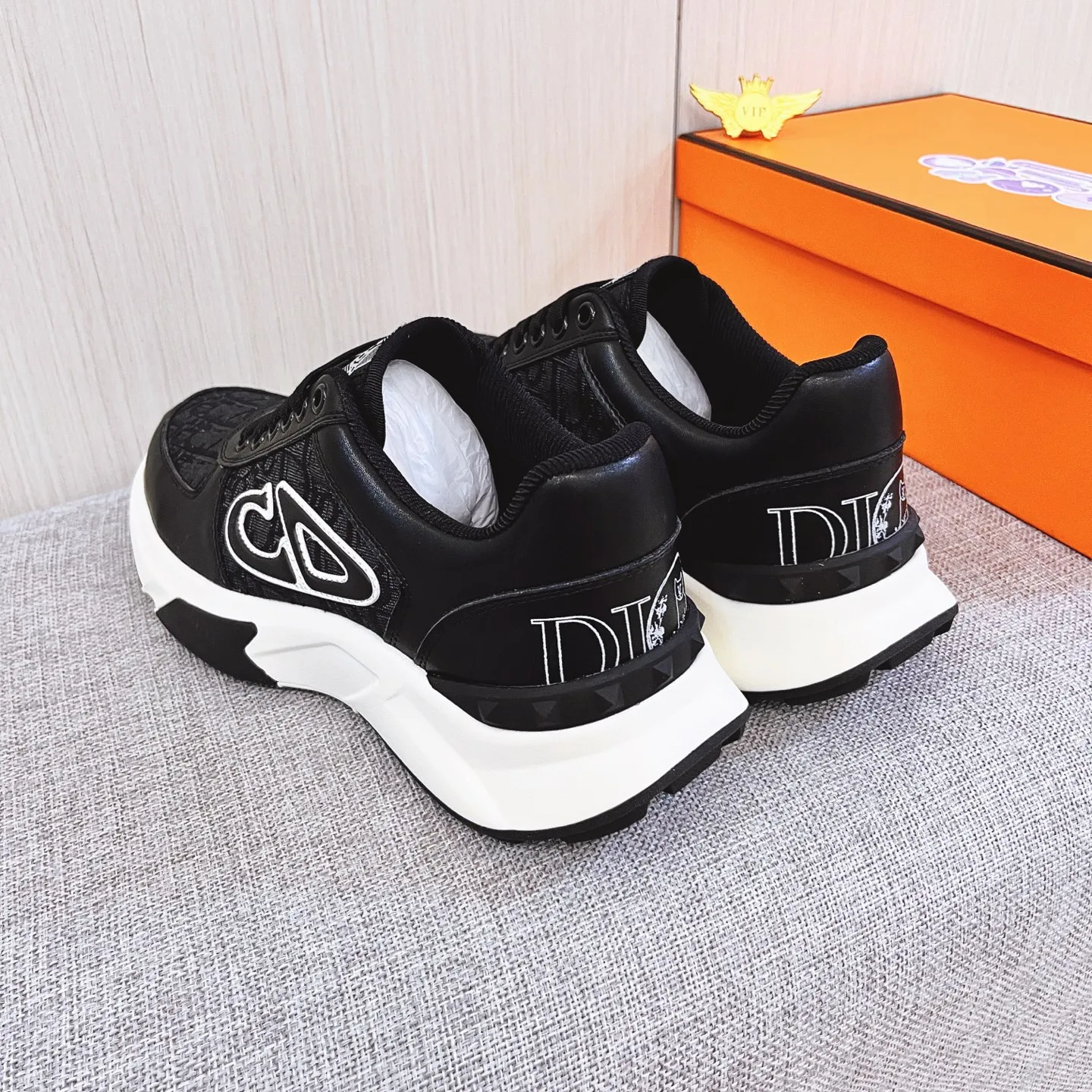 Men's Men's Shoes Men's Shoes💰 460 Men's Men's Shoes💰[Dior]🔥Men's high-end brand of shoes official website 1:1 latest masterpiece: the upper is made of Italian imported first-layer cowhide with a comfortable and breathable lining➕original non-slip and wear-resistant outsole🔥, making walking more convenient and comfortable! An exclusive new model, a stunning work, a beautiful 1:1 replica [color] compared to the official quality! Create a fashionable personality to set off your uniqueness! A must-have for trendy men! Classic🔥Size: 38-44 Color: 🔥Multiple colors available🔥
